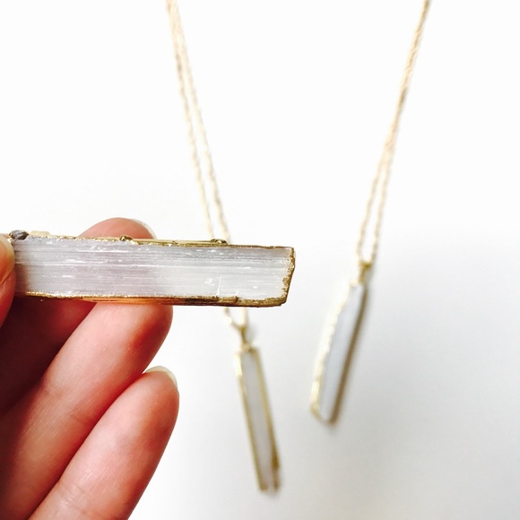 3 for 30⚡️ Host Pick ✨ Raw Selenite Hold Dipped 18K Necklace - Picture 3 of 4